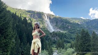 Anna Ralphs BJ With A Mountain View