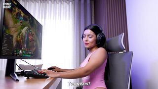 Camila Henao Plays LoL And Then With Her Squirting Pussy