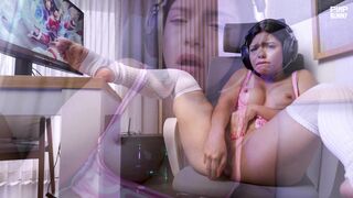 Camila Henao Plays LoL And Then With Her Squirting Pussy