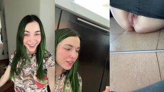 BaileyEilish's Splashy Squirt In Front Of A Mirror