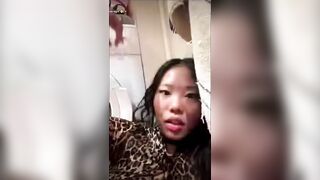 MichelleFromChina Plays Wth A Dildo On Live