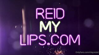 Riley Reid Masturbates On Her Bed