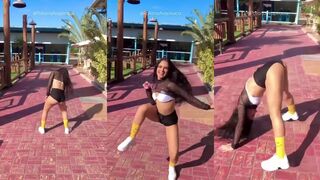 Polianaarapiraca Bounces Her Ass On The Sidewalk