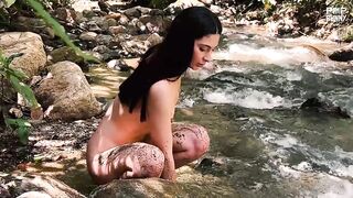 Nikol Foster Pees In The Tree