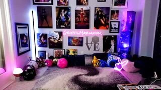 Griffin Maria Dances And Plays With Her Boobs LIVE