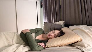 Jules Ari Gets Her Pussy Pounded In The Morning