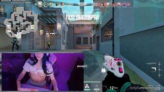 PuuGirl Fingers Her Pussy While Gaming