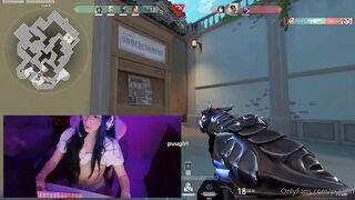 PuuGirl Fingers Her Pussy While Gaming