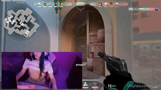 PuuGirl Fingers Her Pussy While Gaming