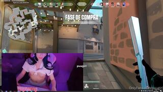 PuuGirl Fingers Her Pussy While Gaming