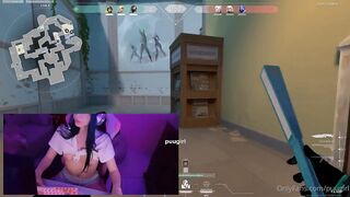 PuuGirl Fingers Her Pussy While Gaming