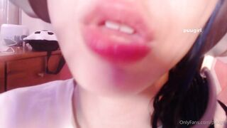 PuuGirl Masturbates Herself