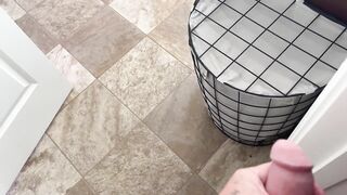 Brooketilli Receives A Warm Cum Facial In The Bathtub