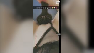Joyliii Kinkily Uses A Hairbrush To Masturbate