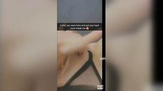 Joyliii Kinkily Uses A Hairbrush To Masturbate