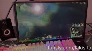 Kikisita Interrupts Her Gamer BF For Steamy Sex