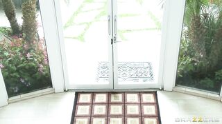 Jayden Michele Gets Fucked By Professional Masseur Johnny Sins