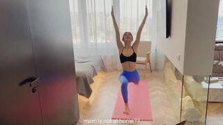 Anna Ralphs Yoga Hardcore Blowjob