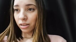 Julie Oliver Pumps Her Asshole With Dildo