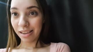 Julie Oliver Pumps Her Asshole With Dildo