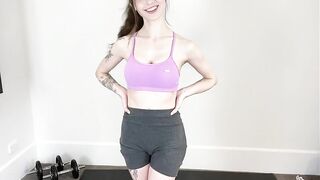 Dainty Wilder Fingers Her Pussy With Squirt