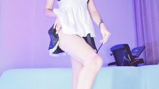 Lusty Maid Lolidream Stuffs Her Tight Holes