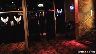 Yasmina Khan Satisfies Two Dicks At The Club