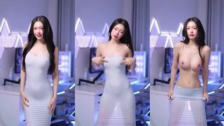 Meriol Chan Teases Her Perfect Body